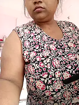 Snapshot of CUTE-LOVE-SWEETS chatting on February 2026 03:50:02 AM CUTE-LOVE-SWEETS online show from February 2026 03:50:02 AM