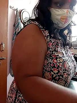 Snapshot of CUTE-LOVE-SWEETS chatting on April 2026 05:03:01 AM CUTE-LOVE-SWEETS online show from April 2026 05:03:01 AM