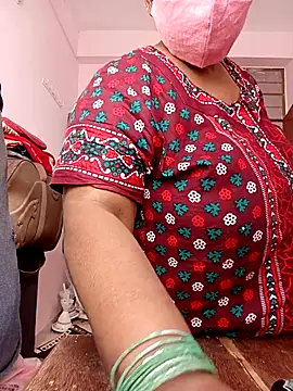 Snapshot of CUTE-LOVE-SWEETS chatting on February 2026 04:13:02 AM CUTE-LOVE-SWEETS online show from February 2026 04:13:02 AM