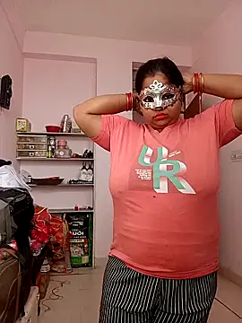 Snapshot of CUTE-LOVE-SWEETS chatting on February 2026 04:01:01 AM CUTE-LOVE-SWEETS online show from February 2026 04:01:01 AM