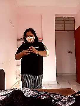 Snapshot of CUTE-LOVE-SWEETS chatting on February 2026 04:11:01 AM CUTE-LOVE-SWEETS online show from February 2026 04:11:01 AM