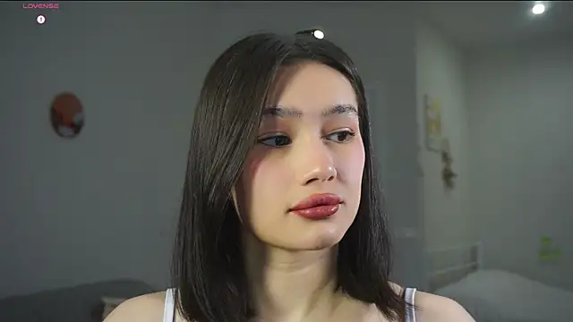 SoftLuna online show from November 2025 05:11:02 AM