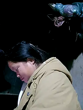 Ava-120 online show from November 2025 01:01:02 PM