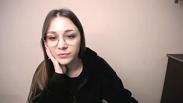 Snapshot of MillaTems_ chatting on November 2025 10:03:02 AM MillaTems online show from November 2025 10:03:02 AM