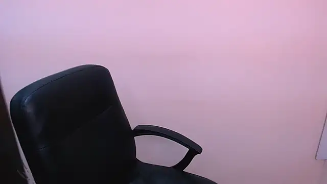 Snapshot of MillaTems_ chatting on November 2025 01:11:02 PM MillaTems online show from November 2025 01:11:02 PM