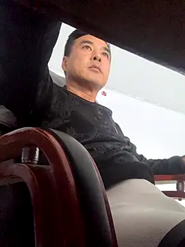 Mistliu online show from November 2025 07:08:02 AM