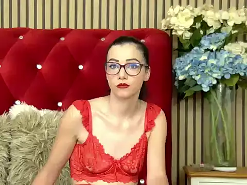 IvyCole online show from December 2025 05:17:02 AM