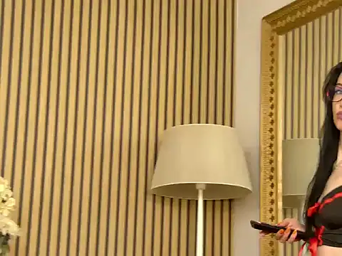 IvyCole online show from December 2025 07:29:02 AM