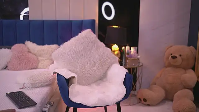 XenaBloom online show from November 2025 04:12:02 AM