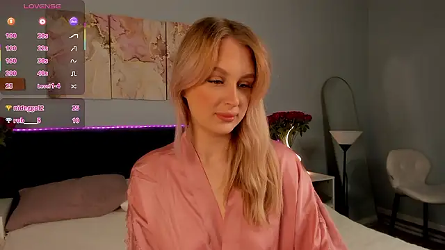 Snapshot of KiraRuiz chatting on February 2026 01:15:01 AM KiraRuiz online show from February 2026 01:15:01 AM