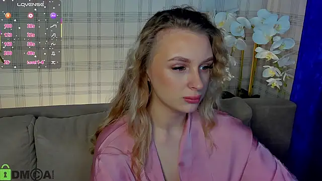 Snapshot of KiraRuiz chatting on February 2026 01:17:01 AM KiraRuiz online show from February 2026 01:17:01 AM