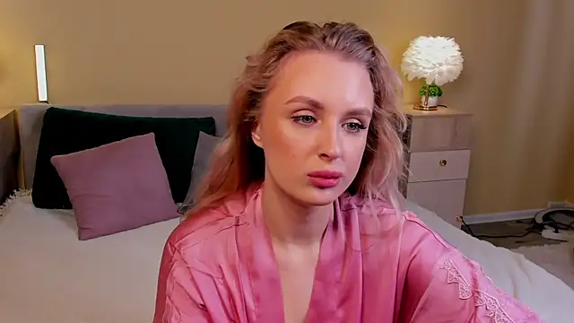 Snapshot of KiraRuiz chatting on February 2026 09:16:02 AM KiraRuiz online show from February 2026 09:16:02 AM