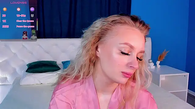 Snapshot of KiraRuiz chatting on February 2026 12:57:01 AM KiraRuiz online show from February 2026 12:57:01 AM