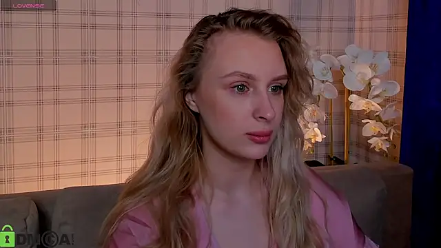 Snapshot of KiraRuiz chatting on February 2026 12:43:01 AM KiraRuiz online show from February 2026 12:43:01 AM