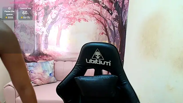 Emma latinasexy18 online show from November 2025 05:57:02 PM