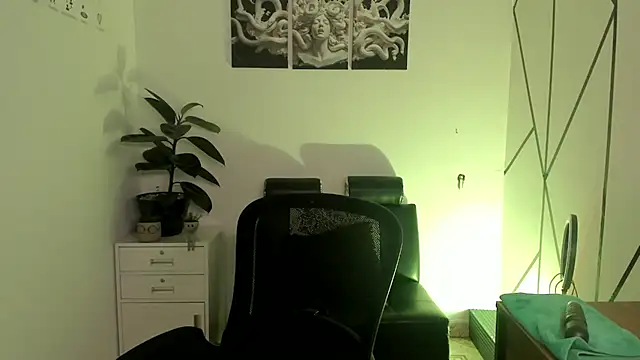 James Adams 01 online show from November 2025 12:49:01 PM