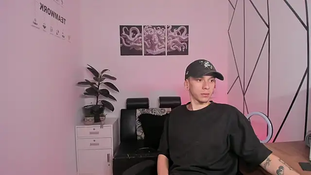 James Adams 01 online show from November 2025 01:12:01 PM