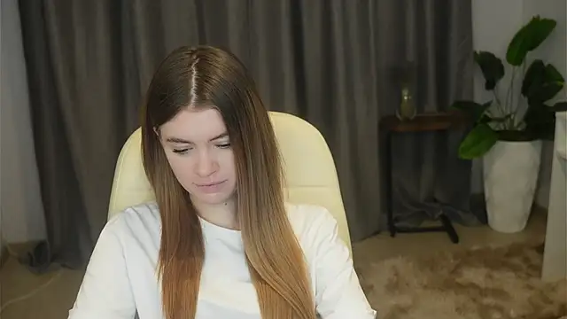 AngelesBenitz online show from November 2025 01:23:02 PM