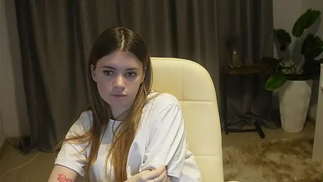 AngelesBenitz online show from November 2025 01:44:02 PM