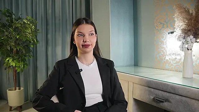 Snapshot of WendyArand chatting on November 2025 11:13:02 AM WendyArand online show from November 2025 11:13:02 AM