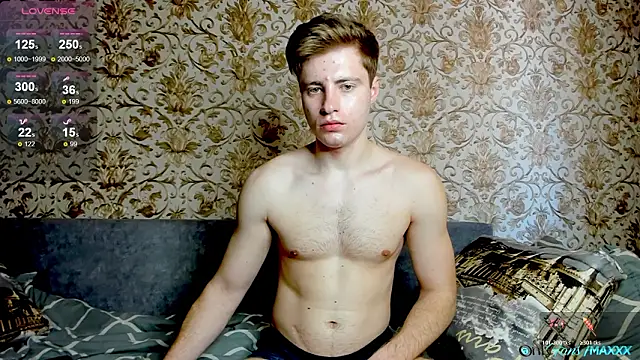 Maxhornyblondieman online show from March 2026 09:44:02 AM