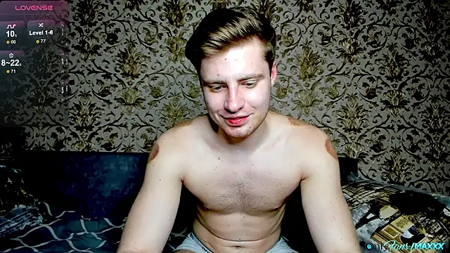 Maxhornyblondieman online show from March 2026 08:04:02 PM