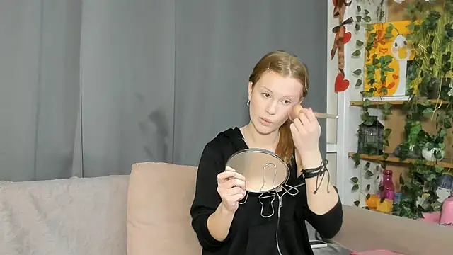 KarieBowery online show from November 2025 08:42:01 PM