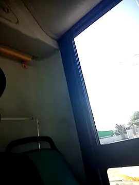 juunioreest online show from November 2025 03:23:01 PM