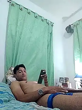 Snapshot of noah77_ chatting on February 2026 01:39:01 AM noah77 online show from February 2026 01:39:01 AM