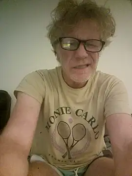 Snapshot of Hardwarelane67 chatting on May 2026 12:52:01 PM Hardwarelane67 online show from May 2026 12:52:01 PM