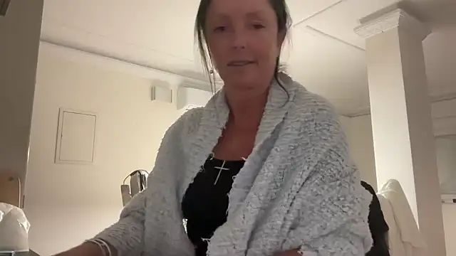 AnnaSophiaX online show from December 2025 08:54:01 PM