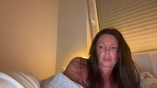 AnnaSophiaX online show from December 2025 07:46:01 PM