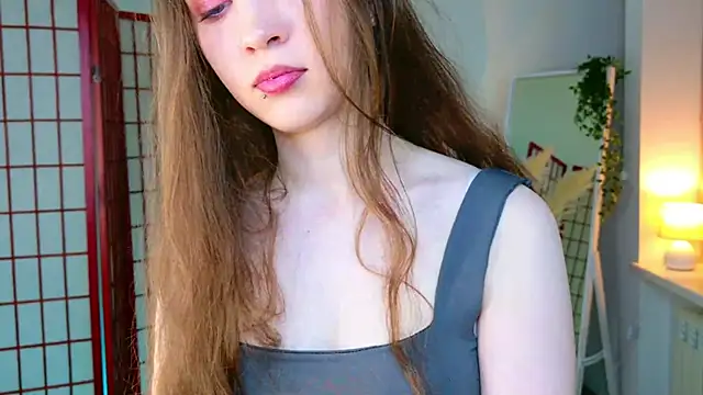 SilentLily online show from November 2025 09:37:02 PM