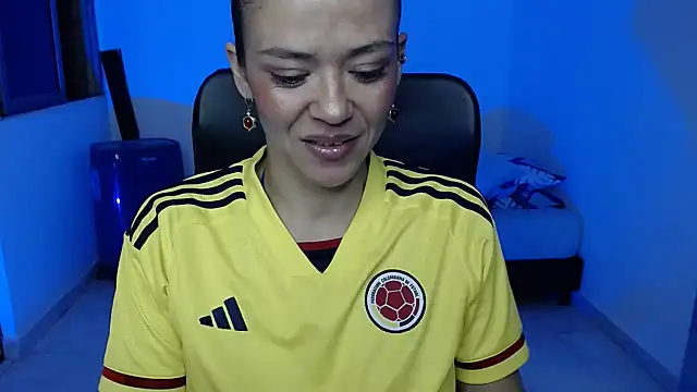 Annie Cervantez online show from June 2026 04:54:01 AM