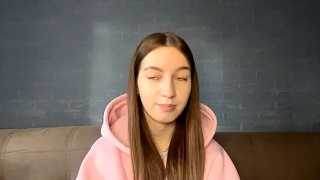 CindaWinn online show from November 2025 08:17:01 AM