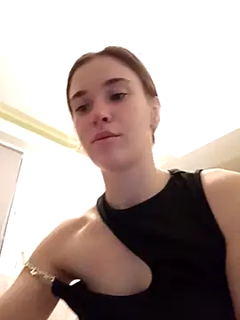 Snapshot of BarniLili chatting on December 2025 04:17:01 PM BarniLili online show from December 2025 04:17:01 PM