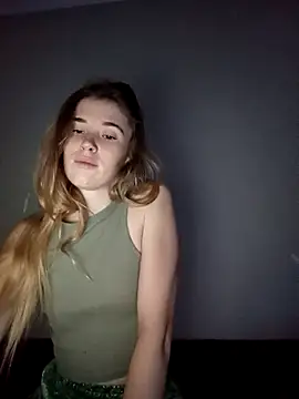 Snapshot of BarniLili chatting on December 2025 10:37:01 PM BarniLili online show from December 2025 10:37:01 PM