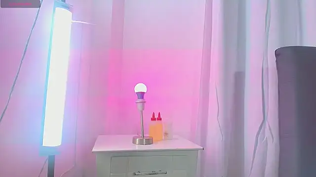 Ebony Pregnant Teen online show from December 2025 05:35:02 AM