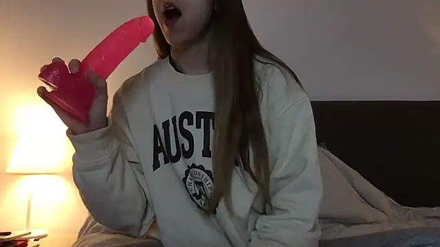 Martimartinaxx online show from March 2026 06:15:02 PM