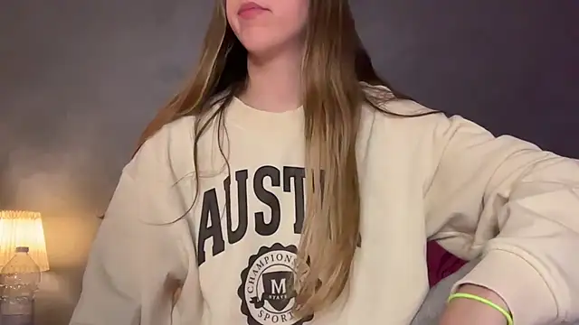 Martimartinaxx online show from April 2026 09:39:33 PM