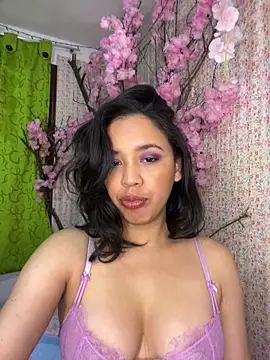 Esmerald 1111 online show from April 2026 10:10:01 AM