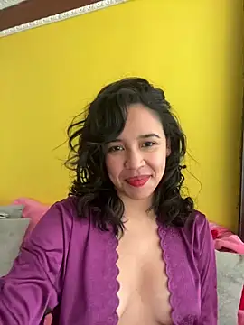 Esmerald 1111 online show from February 2026 04:15:02 PM