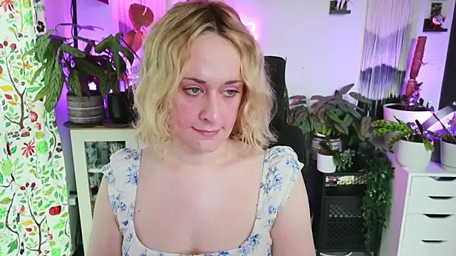 Snapshot of xzoeyryanx chatting on June 2026 05:18:02 PM xzoeyryanx online show from June 2026 05:18:02 PM