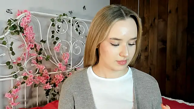 KristleKirst online show from November 2025 03:04:01 PM