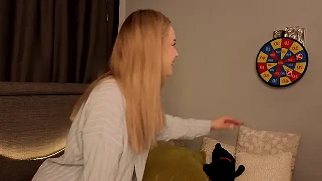 KristleKirst online show from February 2026 10:01:01 AM