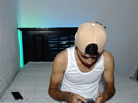 striabrahamm online show from November 2025 02:50:01 PM