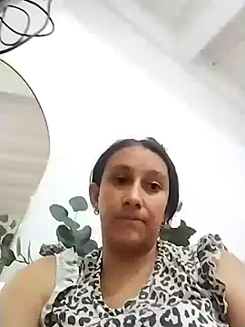 Snapshot of Mikela_19 chatting on December 2025 06:18:02 PM Mikela 19 online show from December 2025 06:18:02 PM