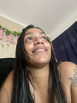 Snapshot of ArielleMillerr- chatting on February 2026 05:43:01 PM ArielleMillerr- online show from February 2026 05:43:01 PM