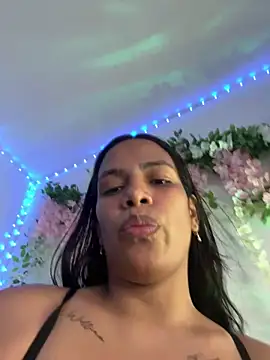 ArielleMillerr- online show from April 2026 05:27:02 PM