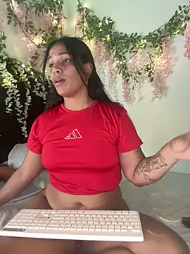 ArielleMillerr- online show from April 2026 05:28:02 PM